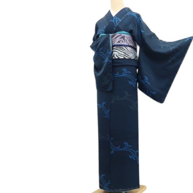 【新古品】tomihisa 新品 唐草 着物 正絹 仕付け糸付 小紋 7988