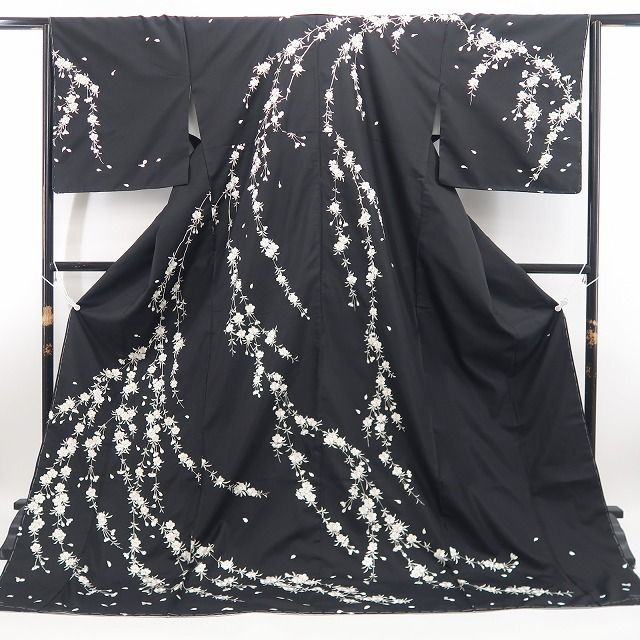 【美品・大島紬訪問着】総刺繍 桜 着物 正絹 仕付け糸付 トールサイズ tomihisa”刺繍で咲かせる気品の枝垂れ桜”9572