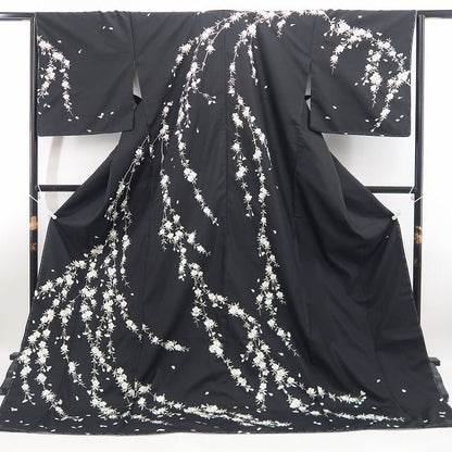 【美品・大島紬訪問着】総刺繍 桜 着物 正絹 仕付け糸付 トールサイズ tomihisa”刺繍で咲かせる気品の枝垂れ桜”9572