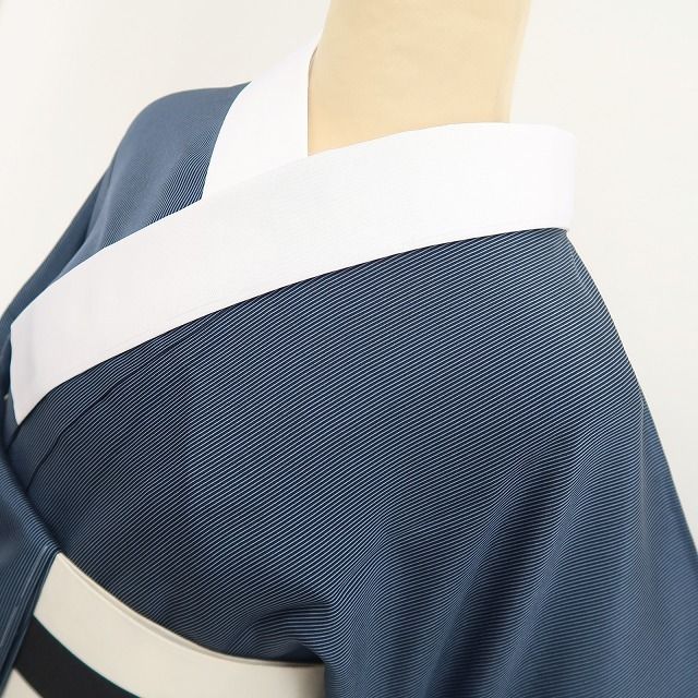 【新品・長襦袢】縦縞 着物 正絹 仕付け糸付 tomihisa”端正な縦縞で装いを整えて”9611