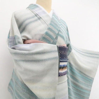 【新品・小紋】前田仁仙 落款 胴抜き仕立て 着物 正絹 仕付け糸付 tomihisa”淡い寒色が描く軽やかモダン”9618