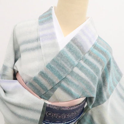 【新品・小紋】前田仁仙 落款 胴抜き仕立て 着物 正絹 仕付け糸付 tomihisa”淡い寒色が描く軽やかモダン”9618