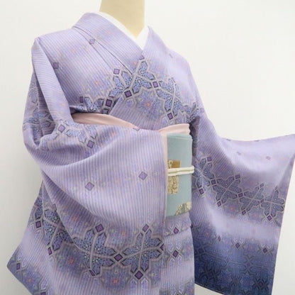 【新品・大島紬付下げ】証紙付 着物 正絹 仕付け糸付 tomihisa”ステンドグラスの美しさを纏って”9624