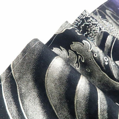 【新品・振袖】お仕立て上がり品 龍 ドラゴン 銀通し 着物 成人式 正絹 トールサイズ 仕付け糸付 tomihisa”星雲を背に現れる神秘”9626