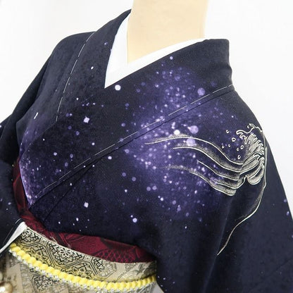 【新品・振袖】お仕立て上がり品 龍 ドラゴン 銀通し 着物 成人式 正絹 トールサイズ 仕付け糸付 tomihisa”星雲を背に現れる神秘”9626