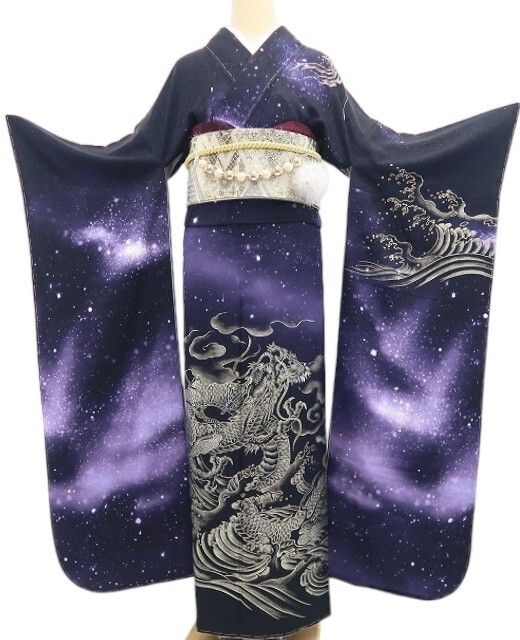 【新品・振袖】お仕立て上がり品 龍 ドラゴン 銀通し 着物 成人式 正絹 トールサイズ 仕付け糸付 tomihisa”星雲を背に現れる神秘”9626