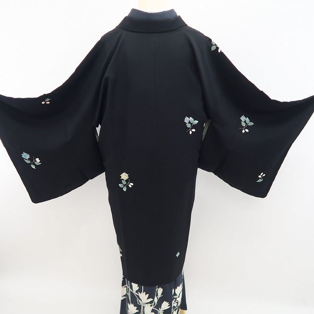 【新品・道中着】本加賀友禅 魚津誠 落款 着物 正絹 仕付け糸付 ロング丈 tomihisa”凛とした黒に息づく本加賀友禅の美”9634