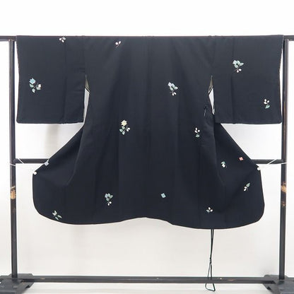 【新品・道中着】本加賀友禅 魚津誠 落款 着物 正絹 仕付け糸付 ロング丈 tomihisa”凛とした黒に息づく本加賀友禅の美”9634