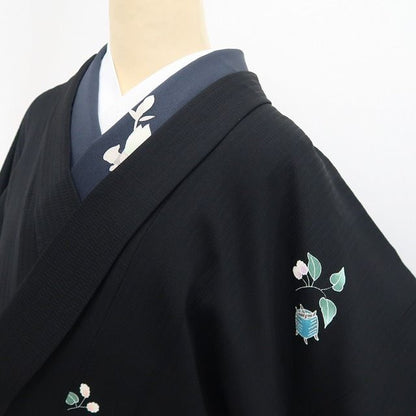 【新品・道中着】本加賀友禅 魚津誠 落款 着物 正絹 仕付け糸付 ロング丈 tomihisa”凛とした黒に息づく本加賀友禅の美”9634
