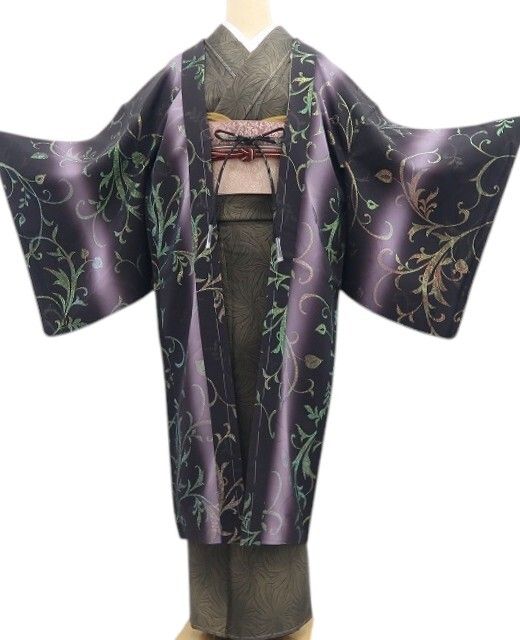 【新品・長羽織】GOTOSTRINGWORKS ㈱一蔵謹製 着物 正絹 仕付け糸付 ロング丈 紐付 tomihisa”唐草を遊ばせてエレガントに装う”9637