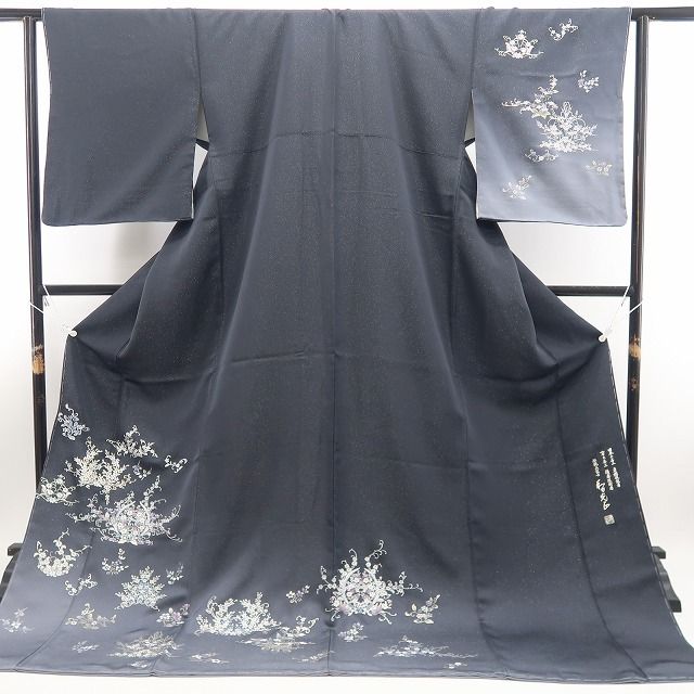 【新品・訪問着】金彩友禅 和田光正 落款 銀通し 着物 正絹 仕付け糸付 トールサイズ tomihisa”時を紡ぎ未来を照らす光彩の軌跡”9648