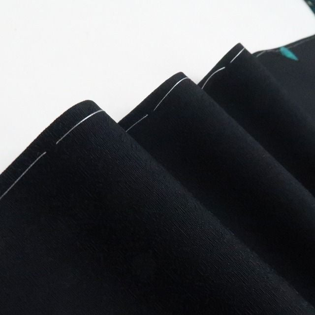 【新品・小紋】猫 着物 正絹 仕付け糸付 トールサイズ tomihisa“愛らしくも大人びて…愛嬌猫で視線を釘付け！”9649