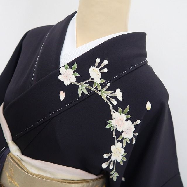 【新品・訪問着】手描き友禅 桜 着物 正絹 仕付け糸付 tomihisa”夜桜の気品をまとう手描き友禅”9661