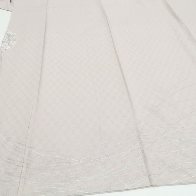 【新品・付下げ】刺繍 桜 着物 正絹 仕付け糸付 tomihisa”袖口に桜を咲かせて所作まで美しく”9662