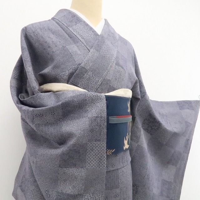 【新品・江戸小紋】寄せ柄 着物 正絹 仕付け糸付 tomihisa”近づくほどに楽しい寄せ柄の遊び心”9663
