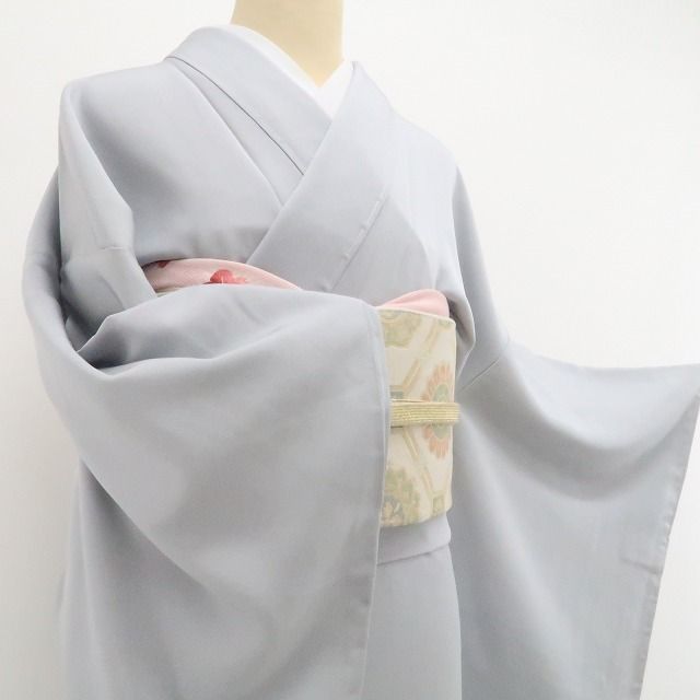 【新品・色留袖】総刺繍 着物 正絹 仕付け糸付 トールサイズ tomihisa”優しく品格を宿す松と菊”9668