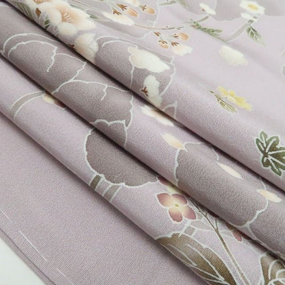 【新品・訪問着】桜 落款 着物 正絹 仕付け糸付 作家物 tomihisa”柔らかな彩りに宿るモダンな個性と気品”9669