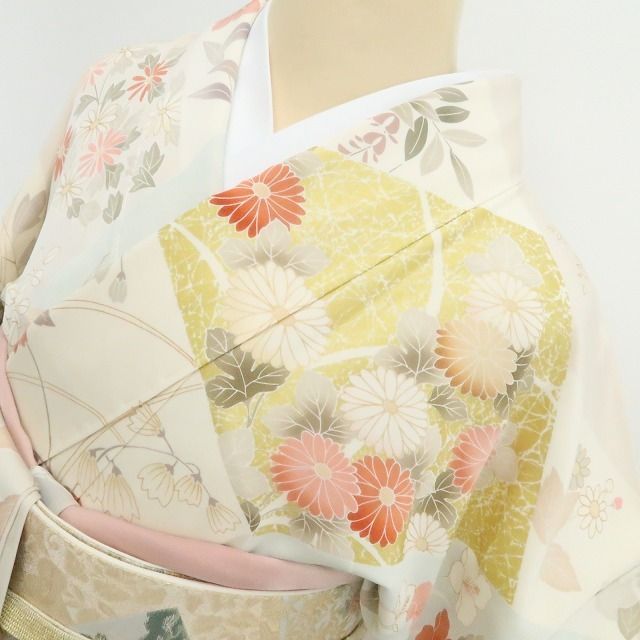 【新品・訪問着】金駒刺繍 着物 正絹 仕付け糸付 tomihisa”祝福の思いを届ける優美な花景色”9671