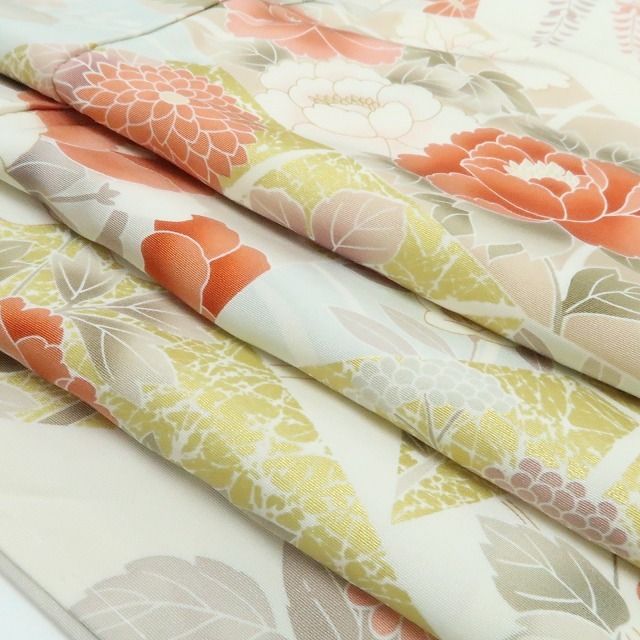 【新品・訪問着】金駒刺繍 着物 正絹 仕付け糸付 tomihisa”祝福の思いを届ける優美な花景色”9671