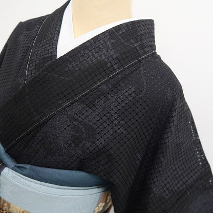 【美品・大島紬訪問着】岸上純平 落款 スワトウ刺繍 吉三郎 証紙付 着物 正絹 仕付け糸付 tomihisa“大人色のエレガンス”9677