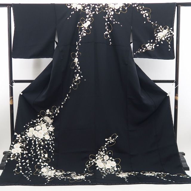 【新品・訪問着】総刺繍 桜 着物 正絹 仕付け糸付 トールサイズ tomihisa“花の調べに想いを託し人それぞれに夢をみる”9681