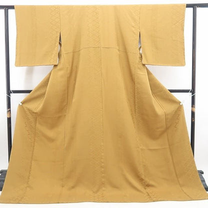 【新品・色無地】さが美謹製 七宝地紋 着物 正絹 仕付け糸付 tomihisa”七宝でさりげなく華やいで”9691
