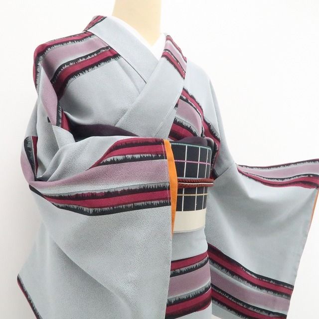 【新品・お召】斉藤上太郎 落款 着物 正絹 仕付け糸付 tomihisa”シンプルだから際立つモードな色彩美”9694