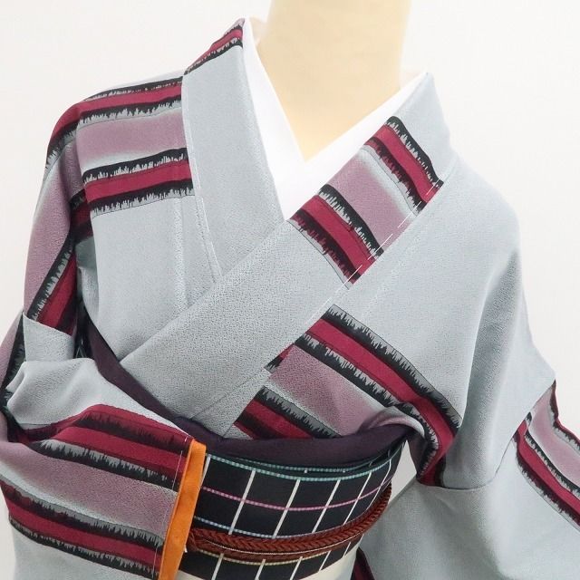 【新品・お召】斉藤上太郎 落款 着物 正絹 仕付け糸付 tomihisa”シンプルだから際立つモードな色彩美”9694