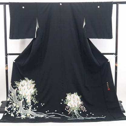 【新品・黒留袖】ますいわ屋謹製 優梛達也 落款 総刺繍 胡蝶蘭 比翼仕立て 着物正絹 仕付け糸付 tomihisa”晴れの日を祝福する胡蝶蘭”9698