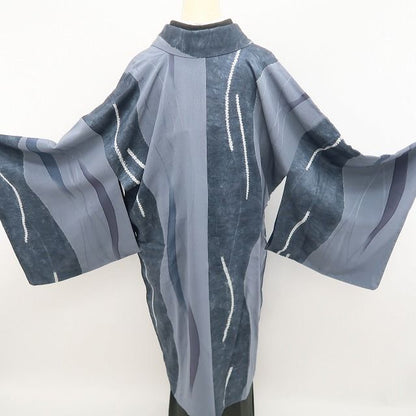 【新品・道中着】モノトーン 着物 正絹 仕付け糸付 ロング丈 tomihisa”モノトーンに大胆な遊びを添えて”9699