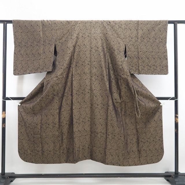 【新品・道中着】やまと誂製 単衣 兎 着物 正絹 ロング丈 お召地 tomihisa”跳ねるうさぎを纏って心弾むお出かけへ”9701