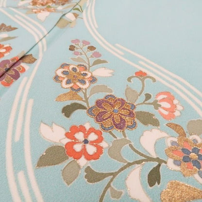 【美品・訪問着】金駒刺繍 着物 正絹 仕付け糸付 tomihisa“花の香りに我が身を染めて季節の風に色付くこころ”9708