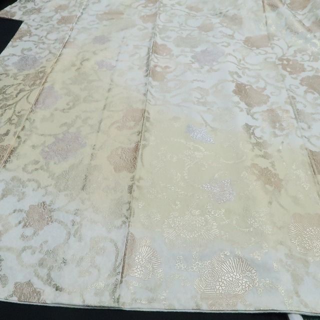 【新品・付下げ】唐花 着物 正絹 仕付け糸付 tomihisa”光を受けて煌めく唐花の微笑み”9715