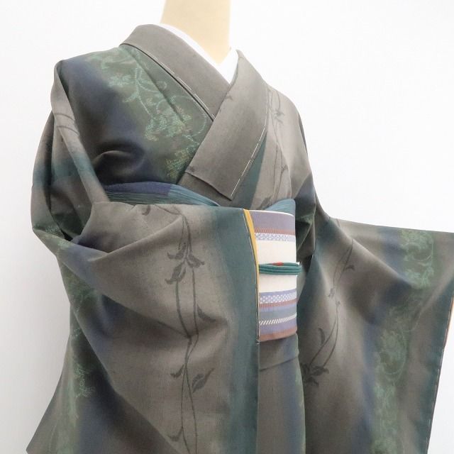 【新品・結城紬】奥順謹製 はたおり娘 やまと扱い 着物 正絹 仕付け糸付 tomihisa”アースカラーで魅せる大人の洒落心”9724