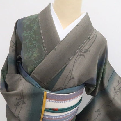 【新品・結城紬】奥順謹製 はたおり娘 やまと扱い 着物 正絹 仕付け糸付 tomihisa”アースカラーで魅せる大人の洒落心”9724