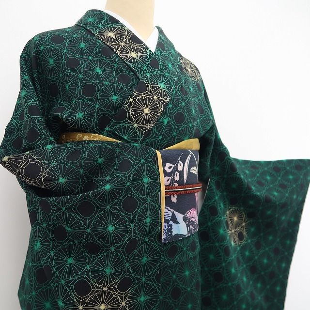 【新品・小紋】着物 正絹 仕付け糸付 トールサイズ tomihisa”視線を惹きつけるモードな佇まい”9726