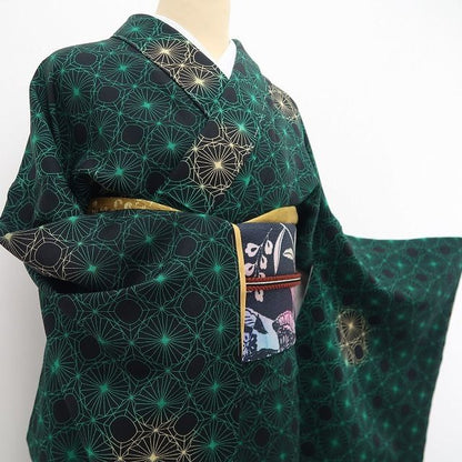 【新品・小紋】着物 正絹 仕付け糸付 トールサイズ tomihisa”視線を惹きつけるモードな佇まい”9726
