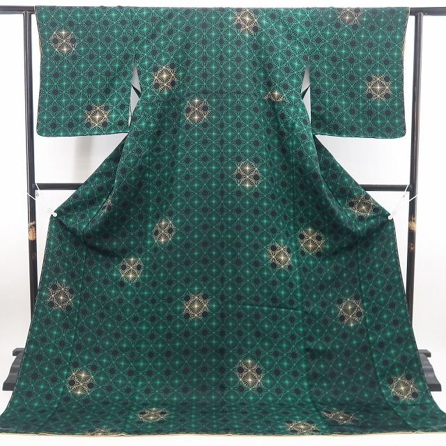 【新品・小紋】着物 正絹 仕付け糸付 トールサイズ tomihisa”視線を惹きつけるモードな佇まい”9726