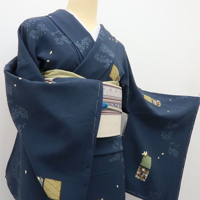 【新古品】六花-RIKKA- 新品 正絹 仕付け糸付 飛び柄 小紋 着物 A4486