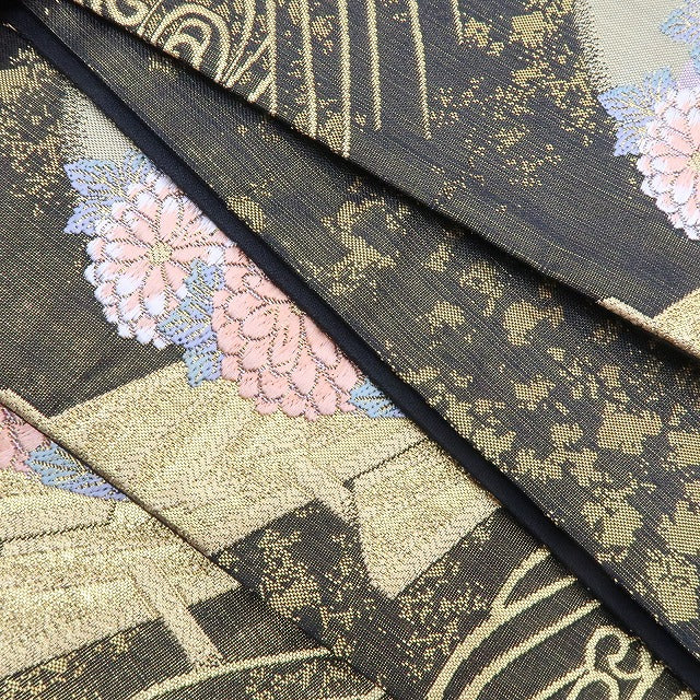 六花-RIKKA- 新品 正絹 西陣織 証紙付 凛と華やぐ、黒金の花舞台！ 着物 訪問着 付下げ 袋帯 A5947