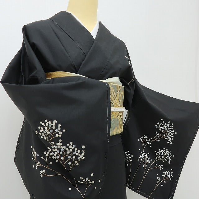 六花-RIKKA- 美品未着用 正絹 刺繍 ワイドサイズ 女郎花のふりをして季節を歩く桜と菊！ 紬訪問着 着物 A5960