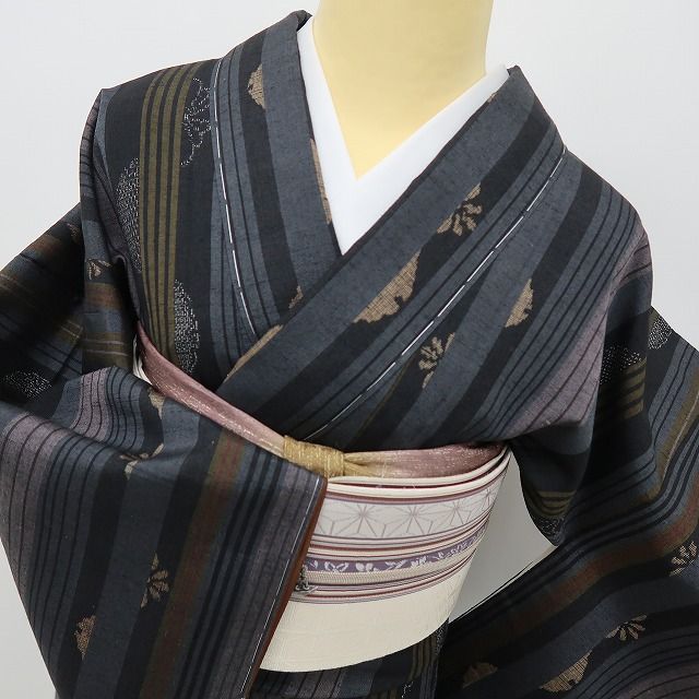 六花-RIKKA- 新品 正絹 証紙付 トールサイズ 仕付け糸付 都会派ストライプに潜む、はにかみ古典☆ 本場真綿結城紬 着物 A5988