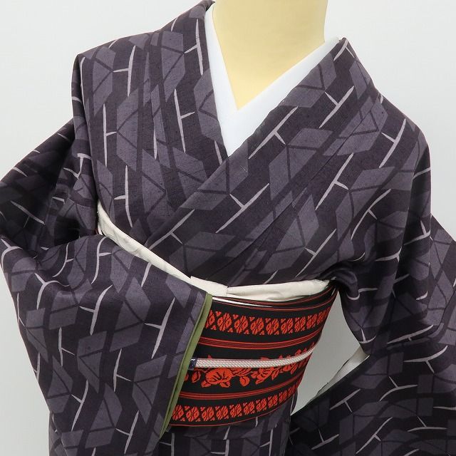 六花-RIKKA- 美品 正絹 証紙付 近づくたびに溺れる、唯一無二の世界！ 本場結城紬 A5989