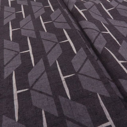 六花-RIKKA- 美品 正絹 証紙付 近づくたびに溺れる、唯一無二の世界！ 本場結城紬 A5989