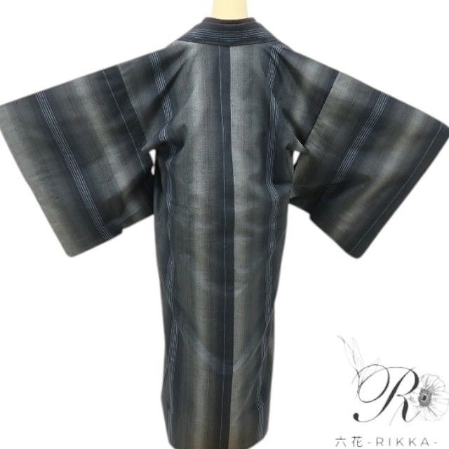 六花-RIKKA- 美品 正絹 ロング丈 紬 一歩ごとに、粋が揺れる！縦縞×麻の葉☆ 道中着 着物 A5990