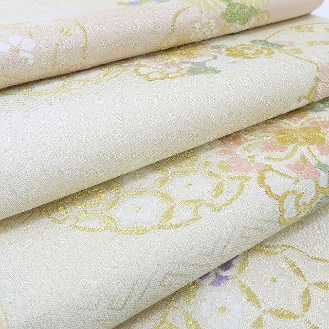 六花-RIKKA- 美品 正絹 雪輪花華文 刺繍 ふんわり花咲く、春色の上品華文♪ 袋帯 着物 A5992