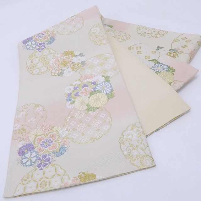 六花-RIKKA- 美品 正絹 雪輪花華文 刺繍 ふんわり花咲く、春色の上品華文♪ 袋帯 着物 A5992