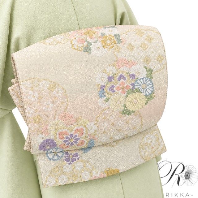 六花-RIKKA- 美品 正絹 雪輪花華文 刺繍 ふんわり花咲く、春色の上品華文♪ 袋帯 着物 A5992