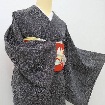 六花-RIKKA- 美品 正絹 桜 クールで、大人っぽくて、でも実は胸キュンなハート桜♪ 小紋 着物 A6033
