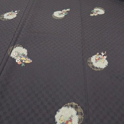 六花-RIKKA- 新品 正絹 歌舞伎役者 五代目 坂東八十助 雪輪に舞う蝶、ぽっくり下駄。褒められ主役小紋♪ トールサイズ 小紋 着物 A6046